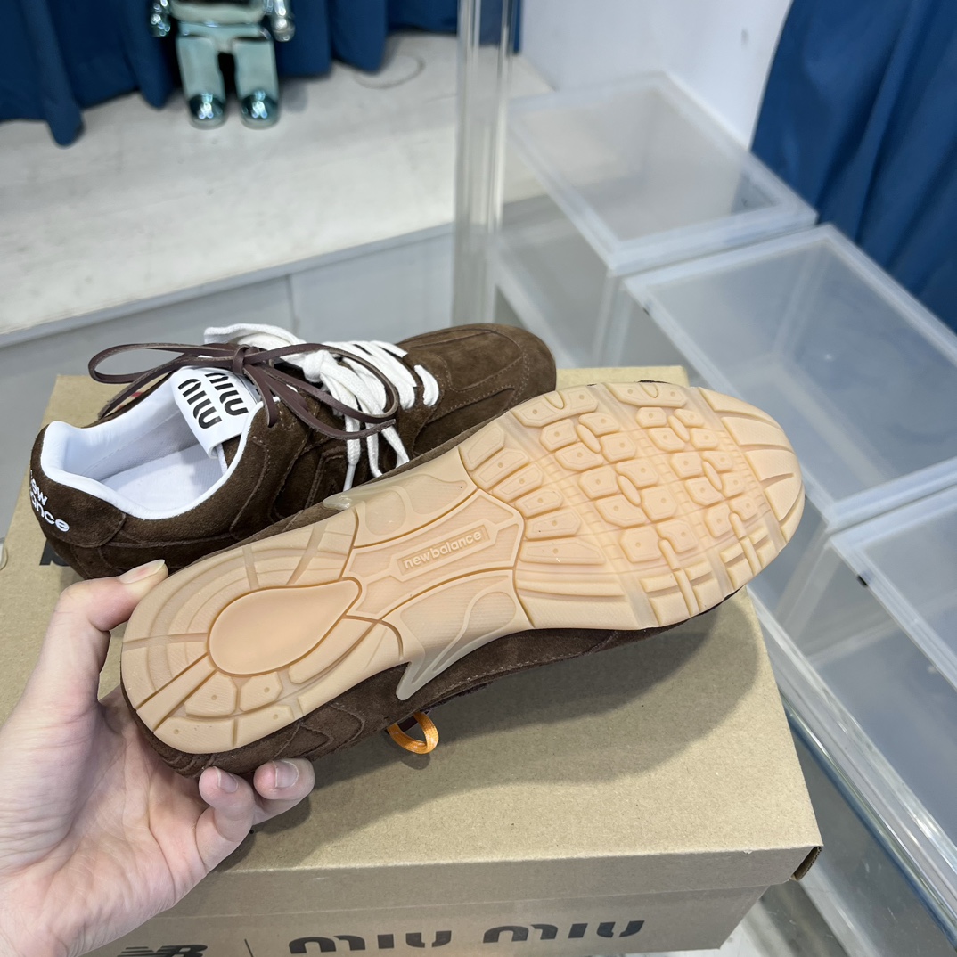 New Balance 530 Suede Sneaker Brown