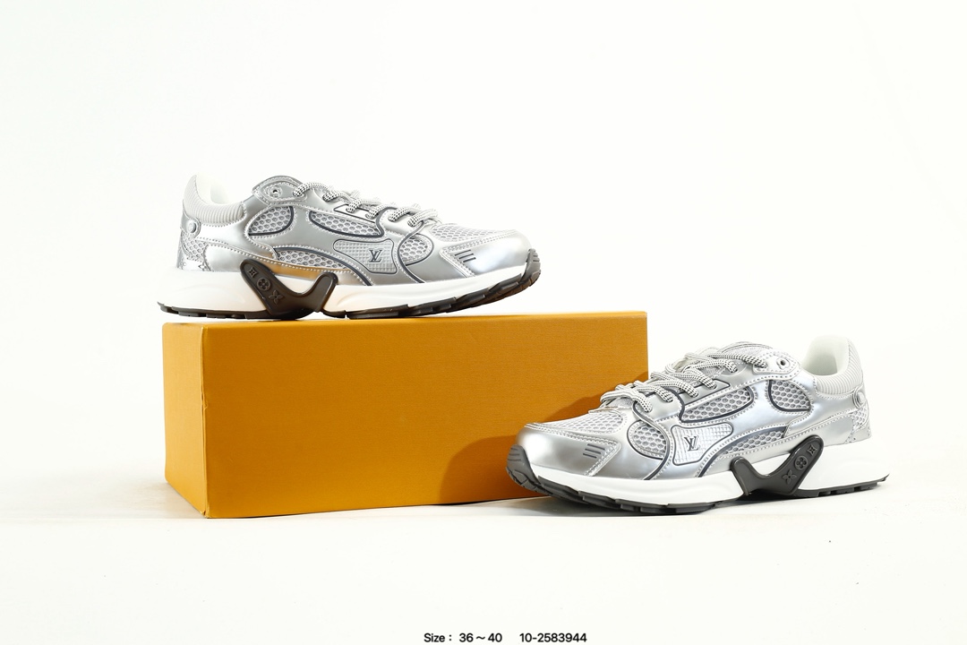 Louis Vuitton Trainer Low Sneaker Silver