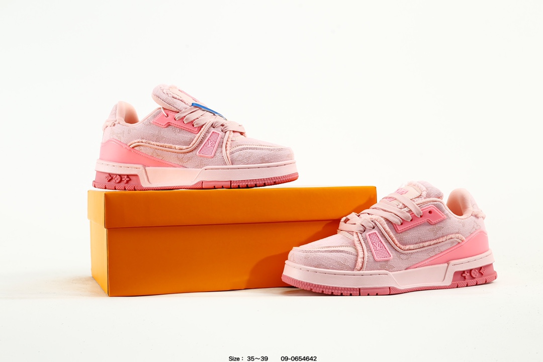 Louis Vuitton Trainer Low Sneakers Pink