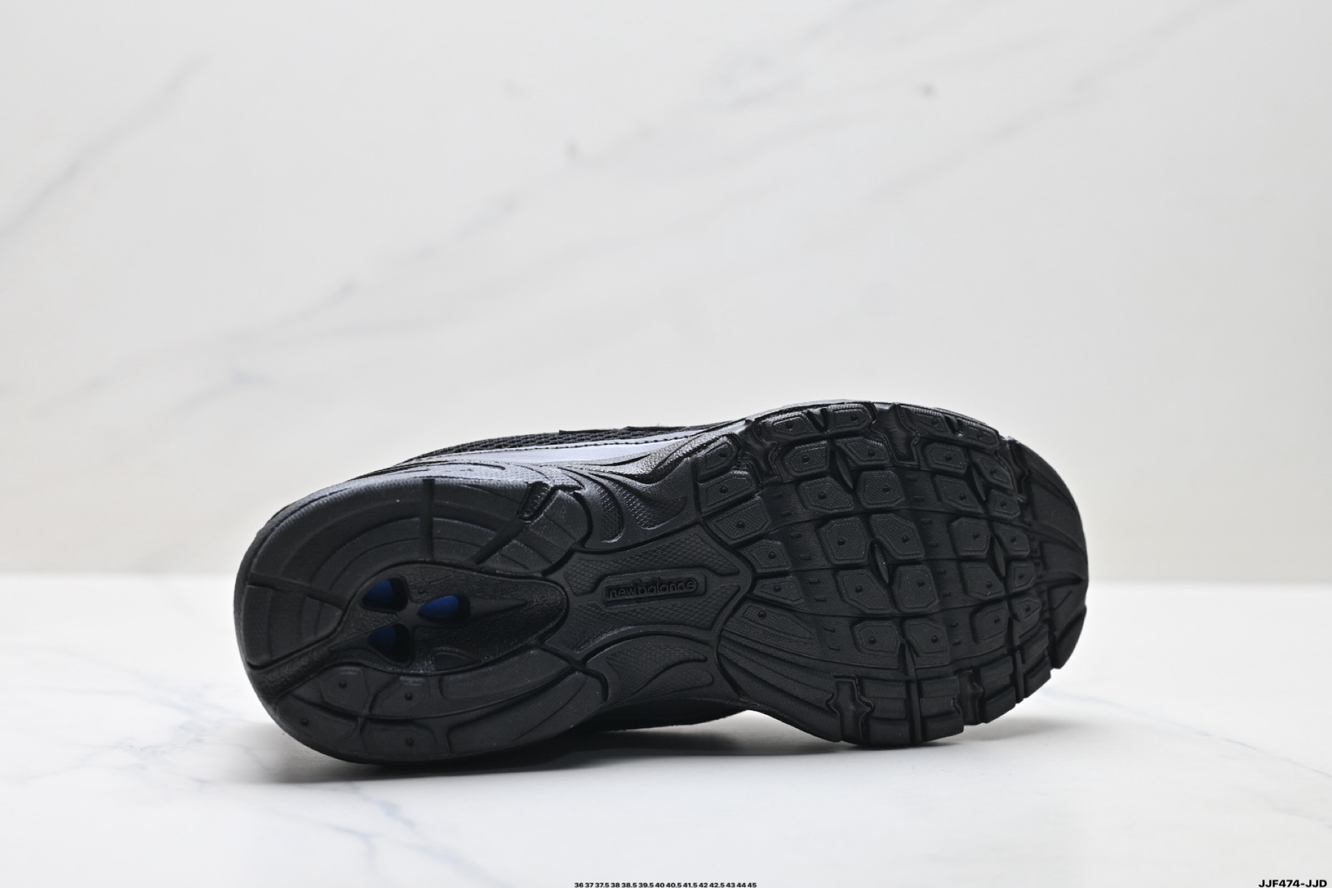 New Balance 740 Retro Runner Black