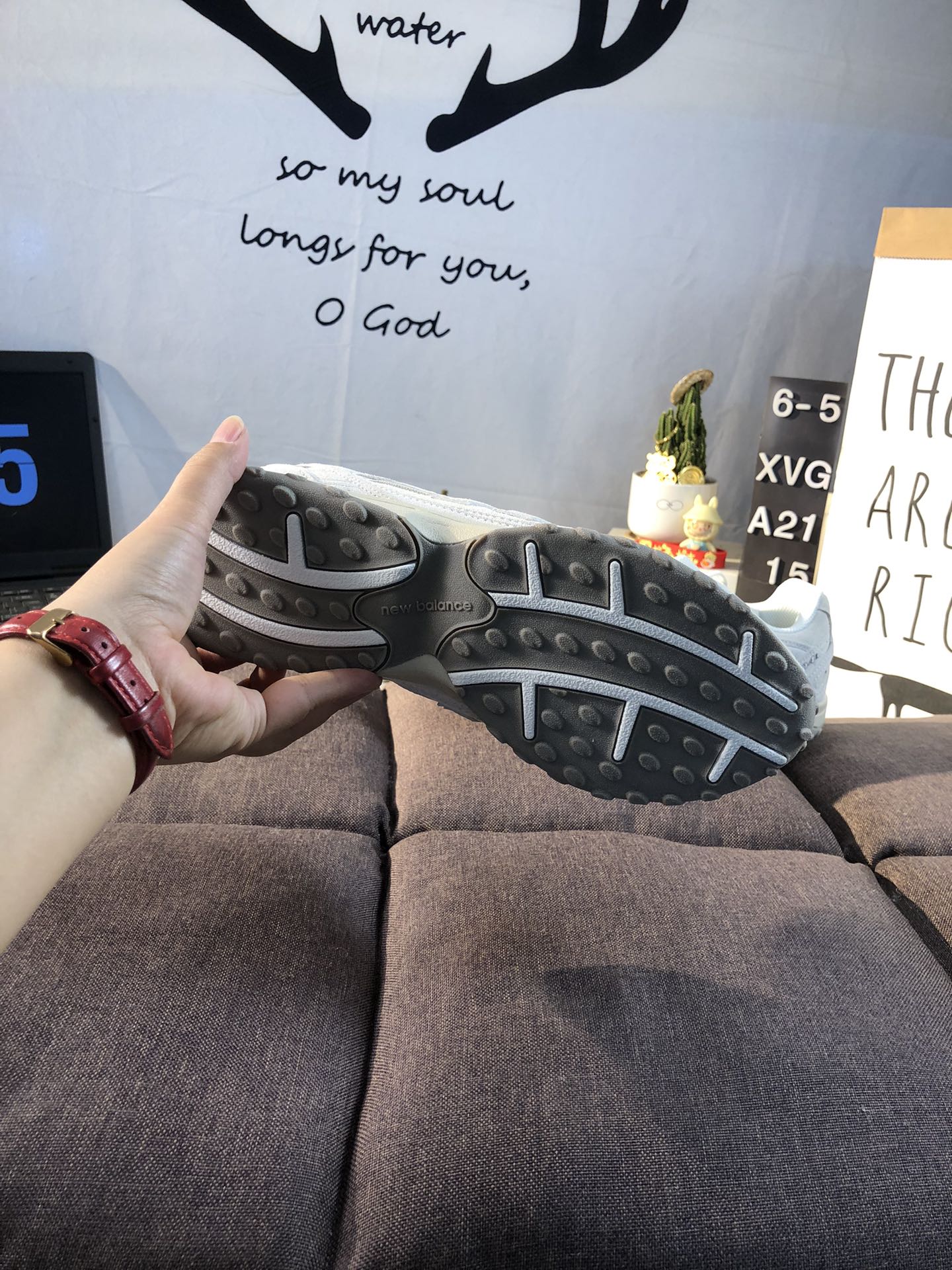 New Balance 204L Low-Top Sneakers Grey
