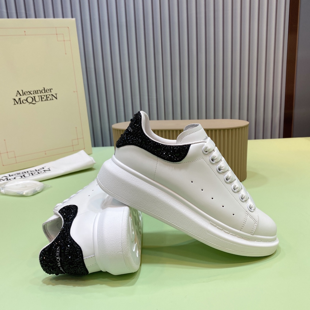 Alexander McQueen Oversized Sneaker White/Black