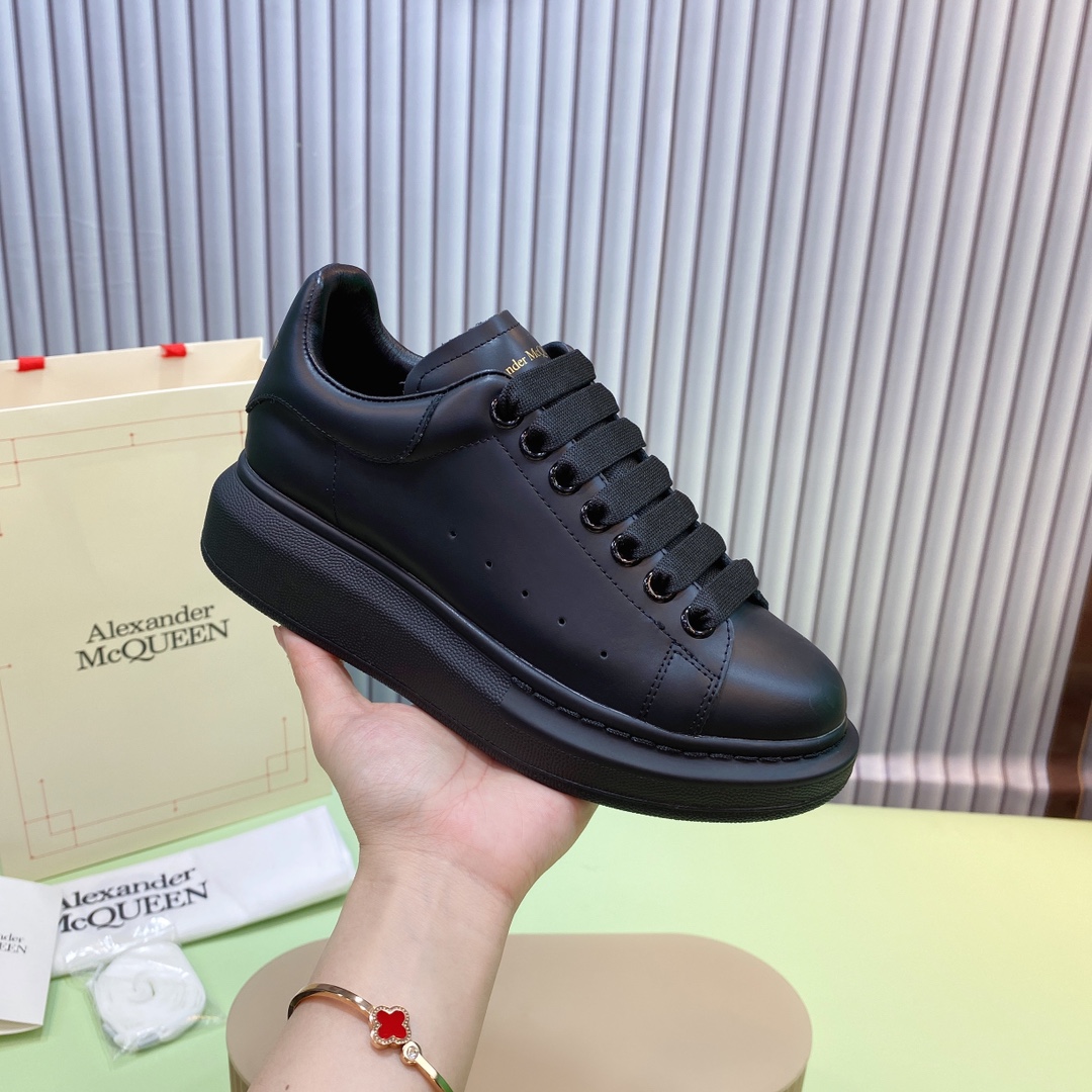 Alexander McQueen Oversized Sneaker Black