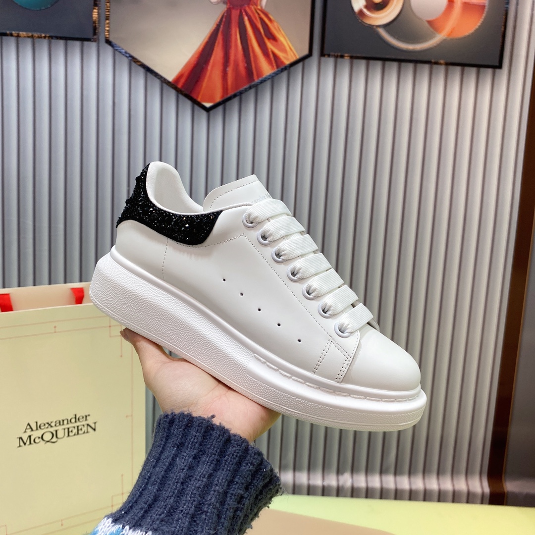 Alexander McQueen Oversized Sneaker White/Black