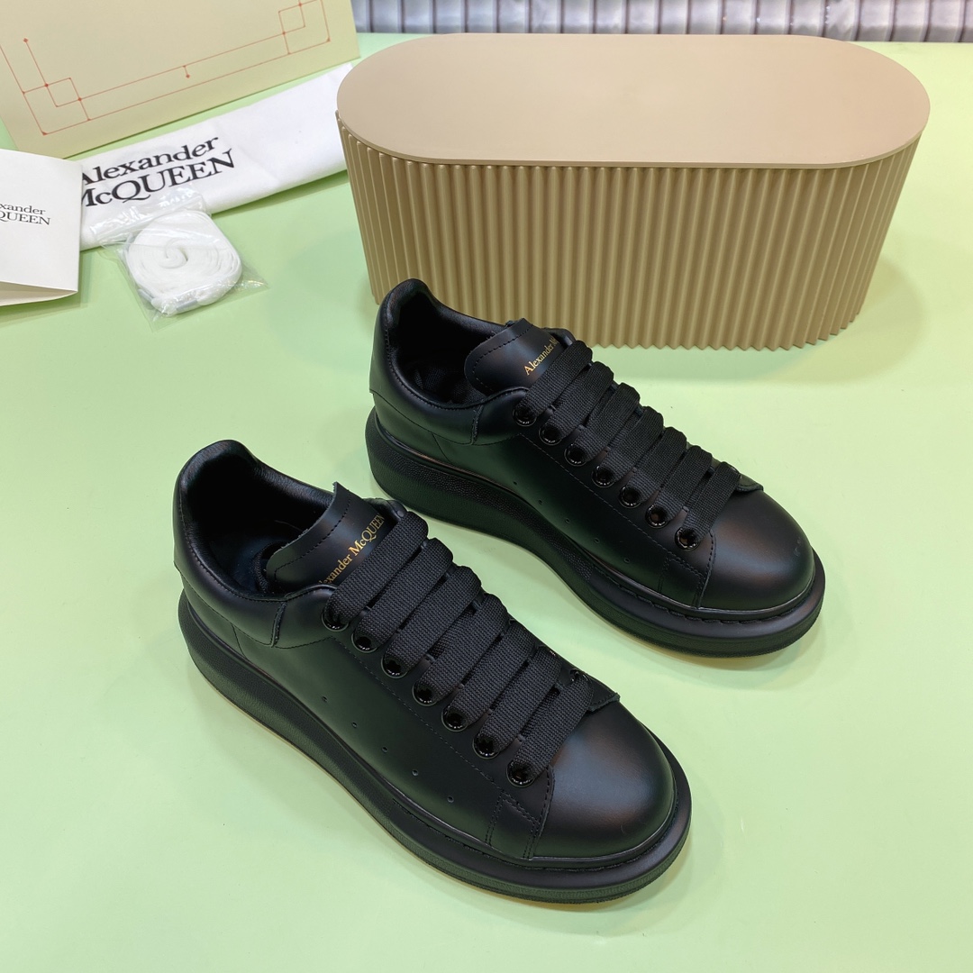 Alexander McQueen Oversized Sneaker Black