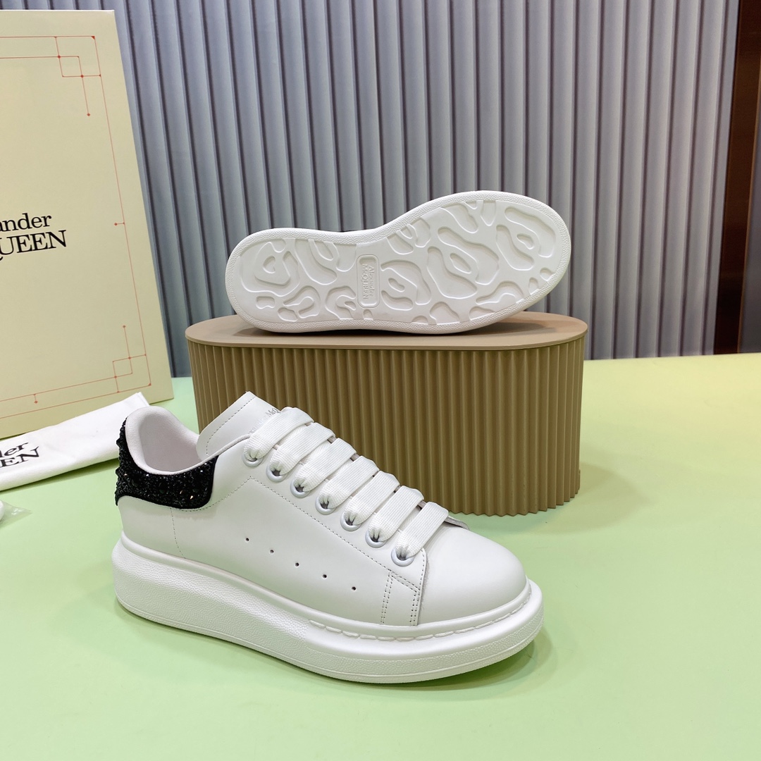 Alexander McQueen Oversized Sneaker White/Black