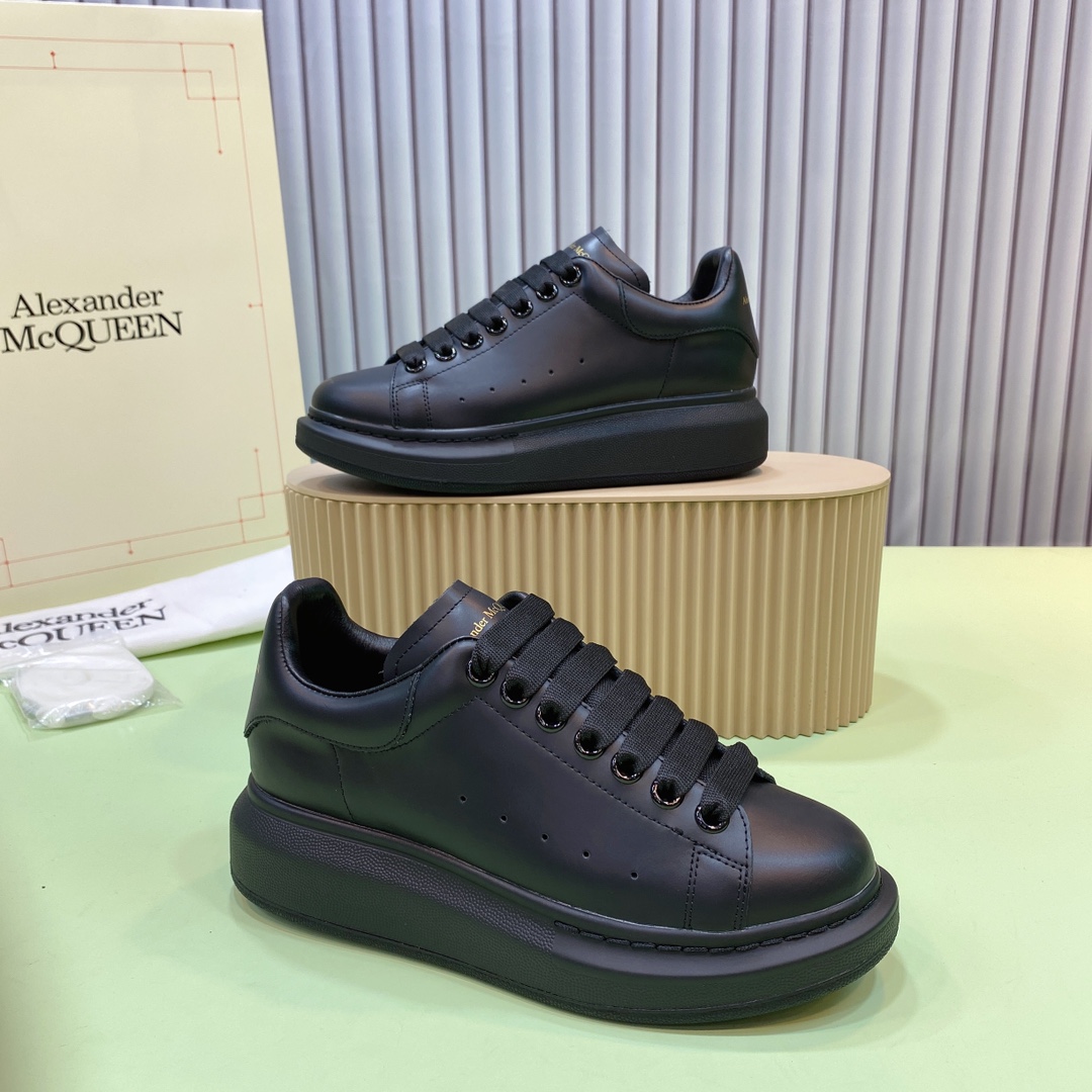 Alexander McQueen Oversized Sneaker Black