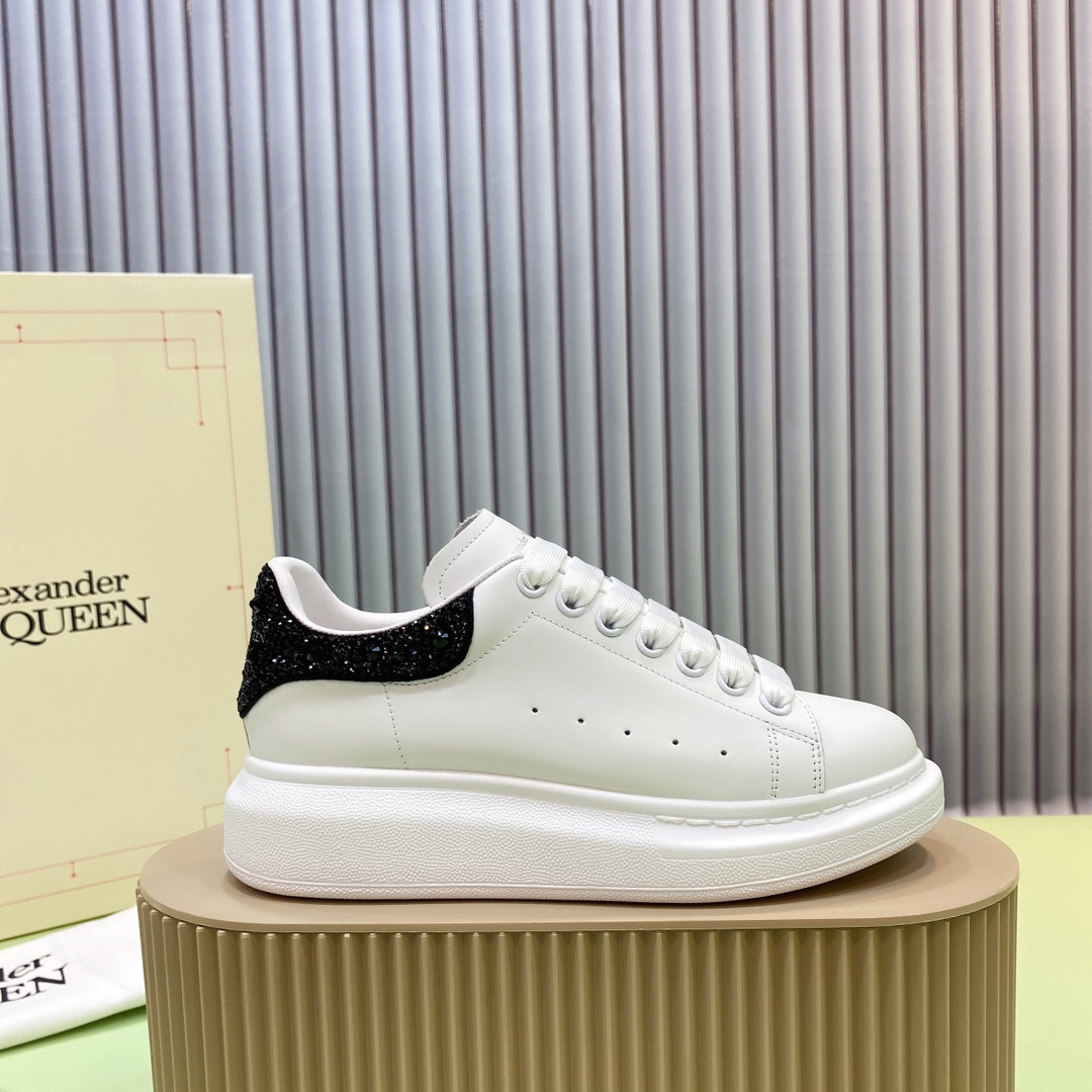 Alexander McQueen Oversized Sneaker White/Black