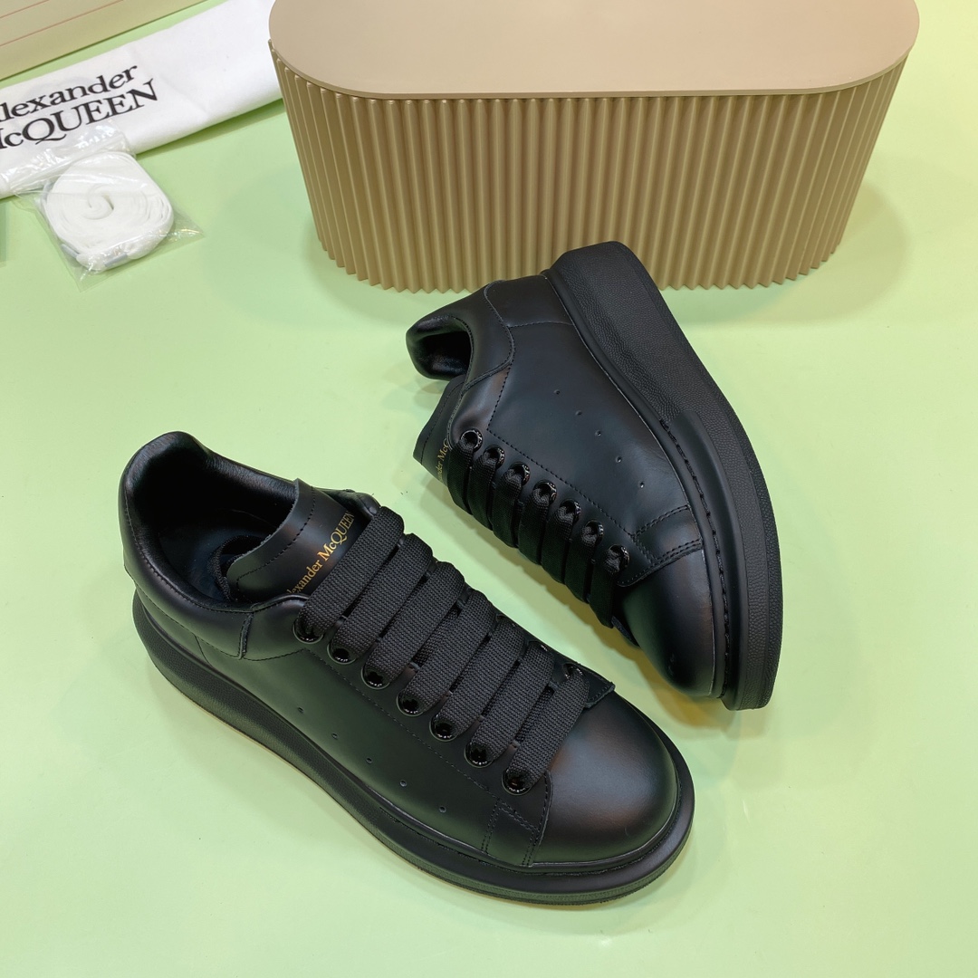 Alexander McQueen Oversized Sneaker Black