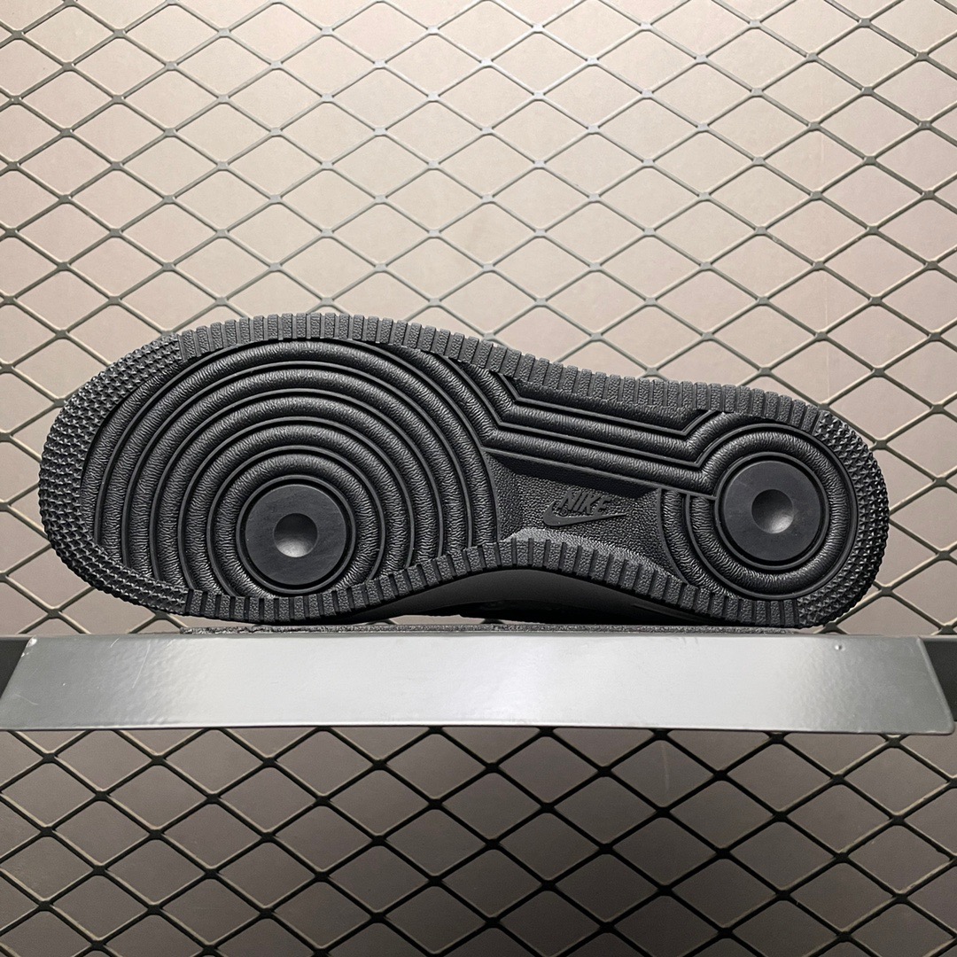 LV x Nike AF1 Low Sneaker Black/White