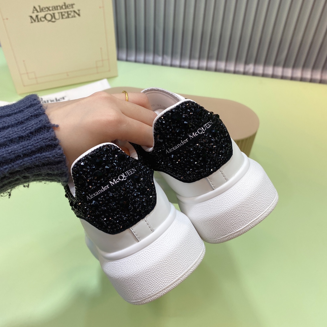 Alexander McQueen Oversized Sneaker White/Black