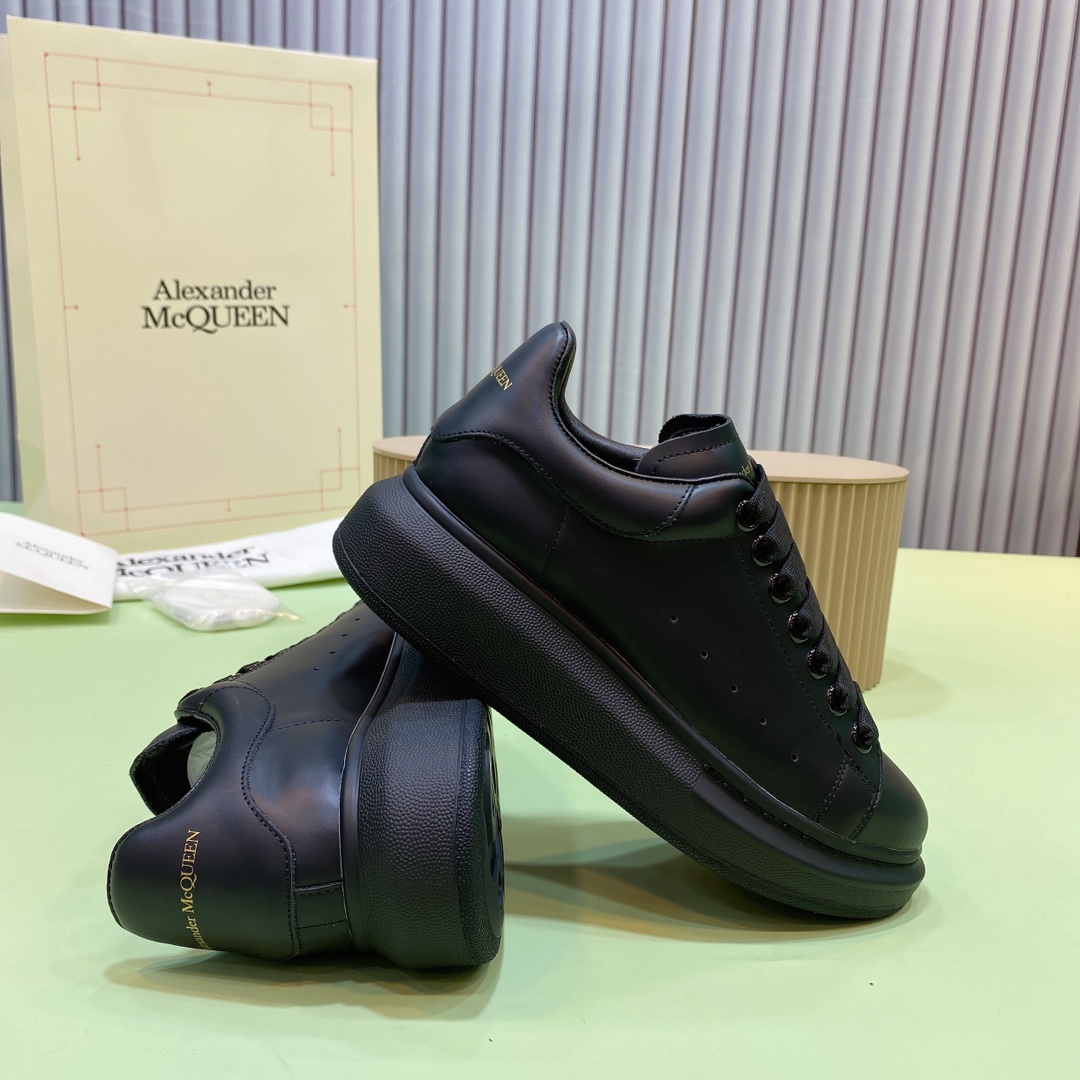 Alexander McQueen Oversized Sneaker Black