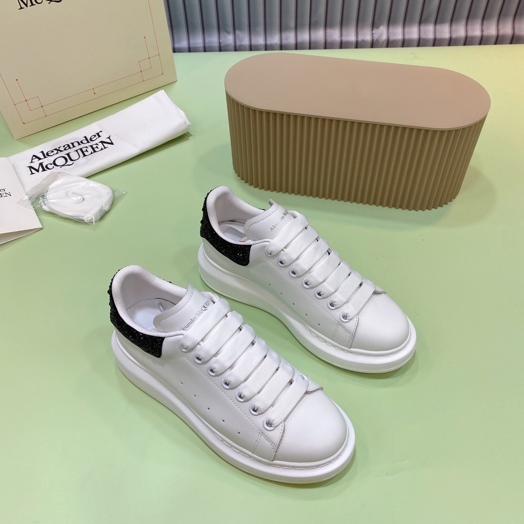 Alexander McQueen Oversized Sneaker White/Black