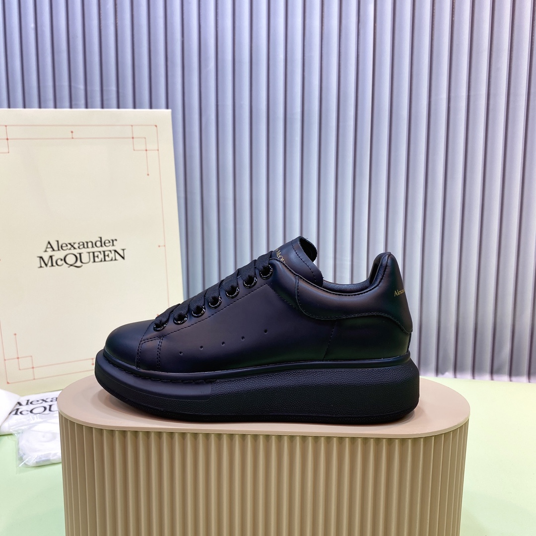 Alexander McQueen Oversized Sneaker Black