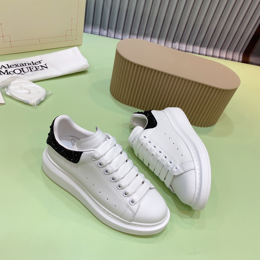 Alexander McQueen Oversized Sneaker White/Black