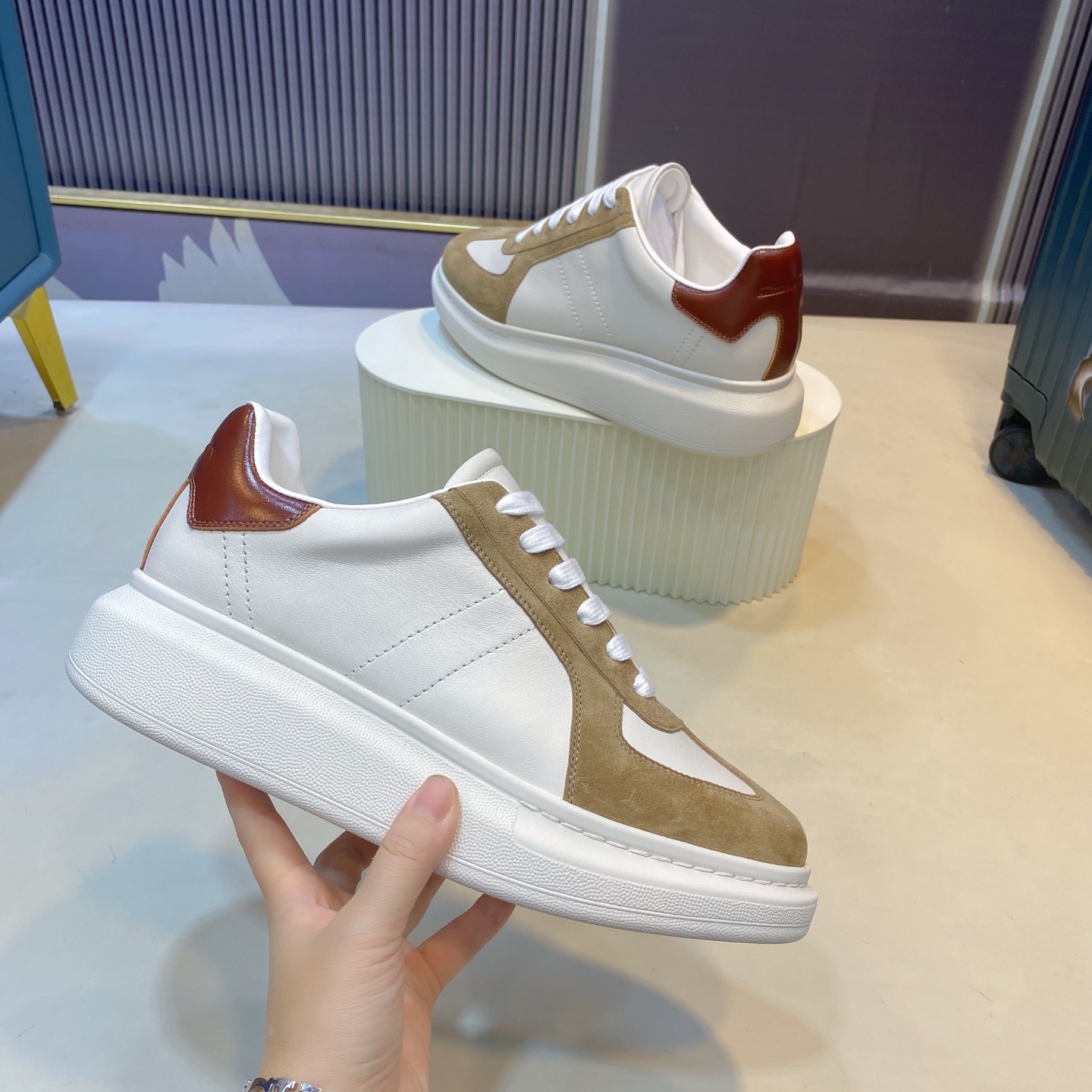 Alexander McQueen Oversized Sneakers White/Khaki/Brown