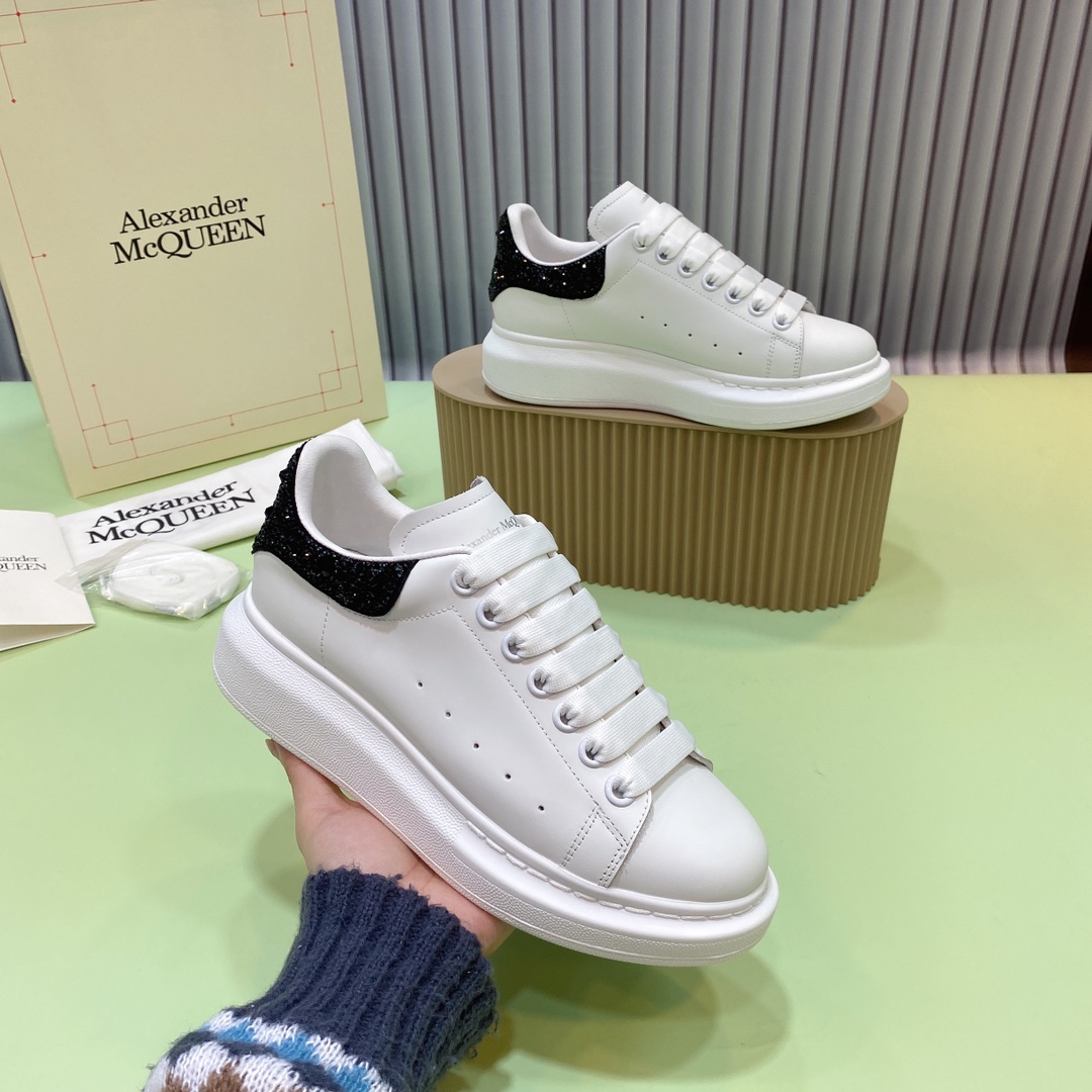 Alexander McQueen Oversized Sneaker White/Black