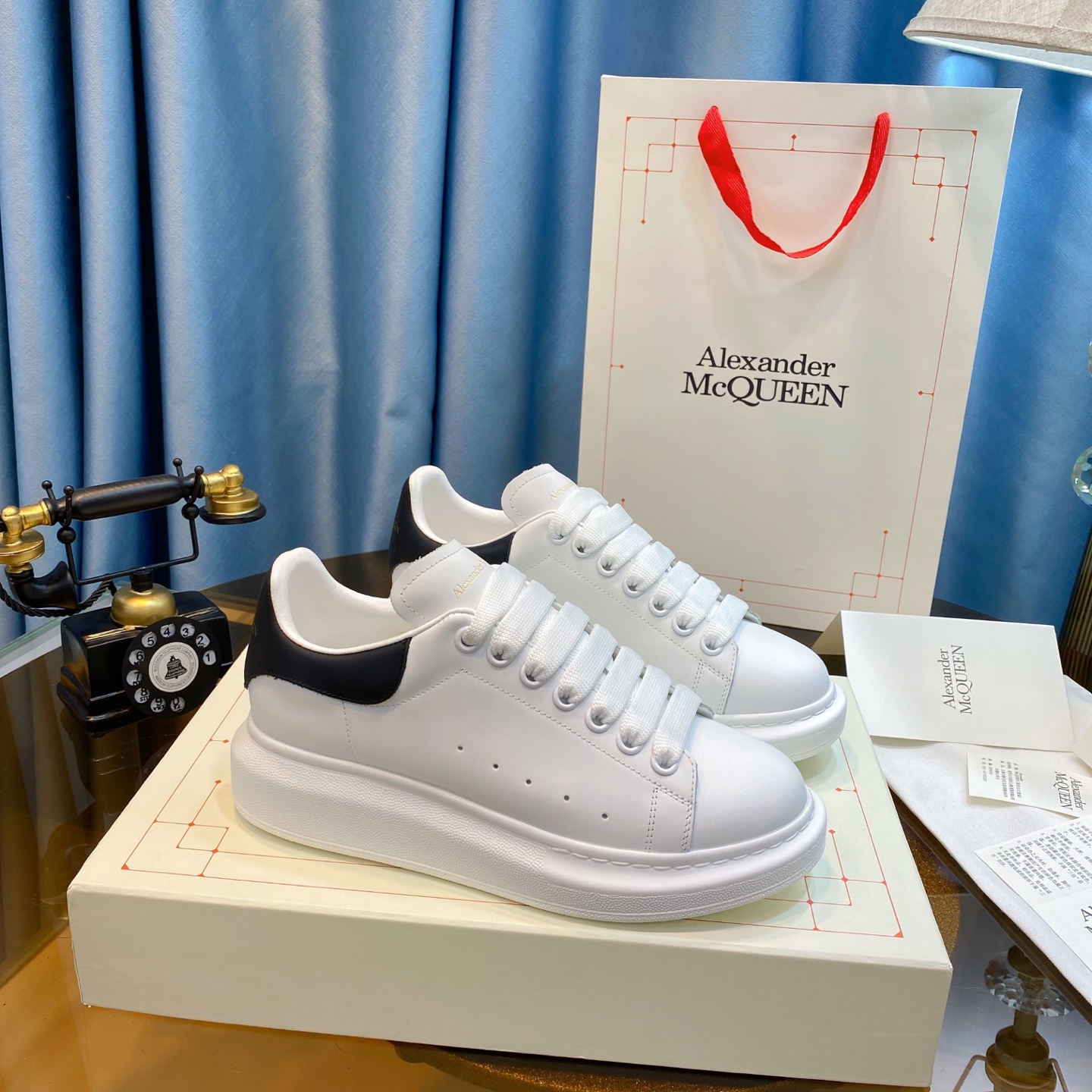 Alexander McQueen Oversized Sneakers White/Black