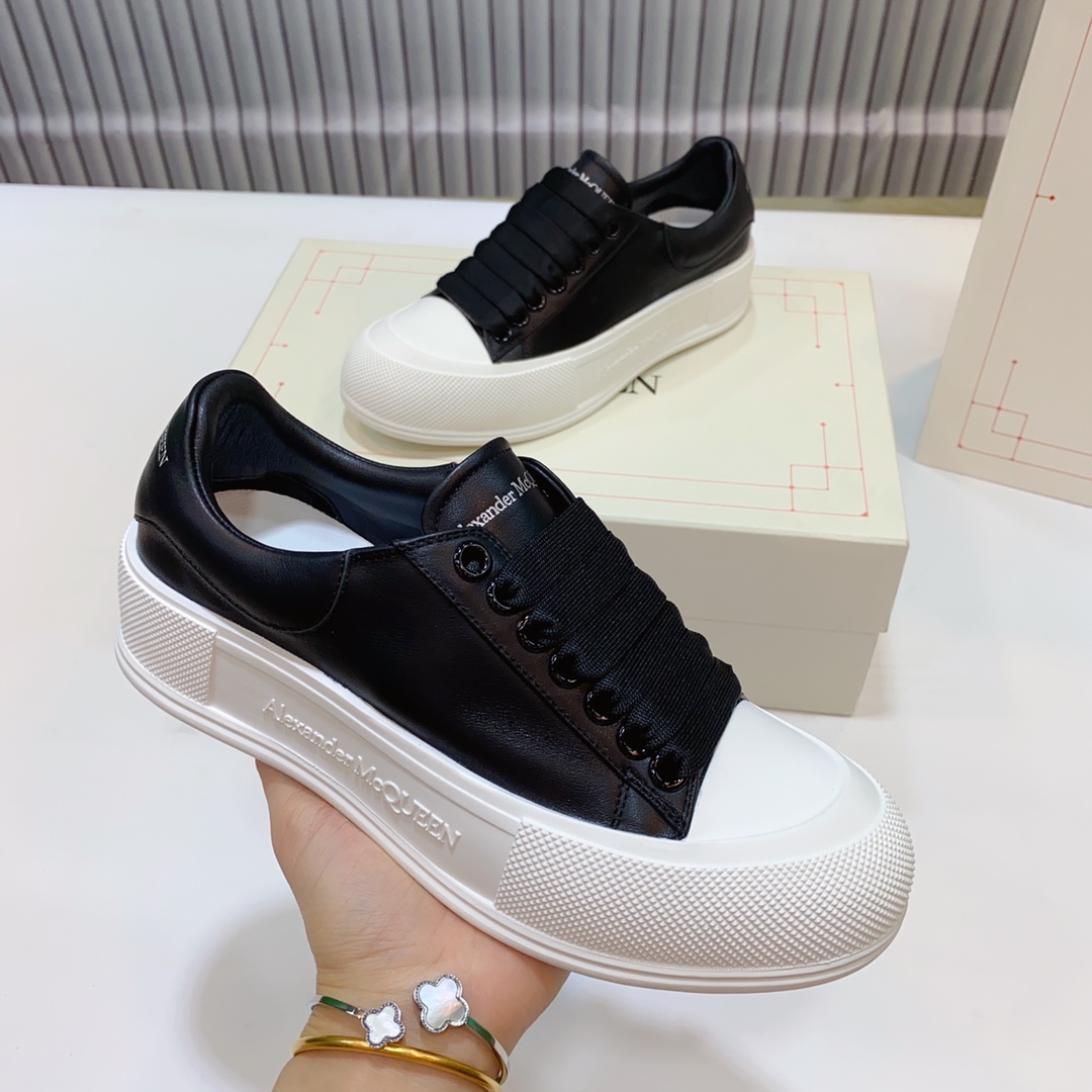 Alexander McQueen Oversized Leather Sneakers Black/White